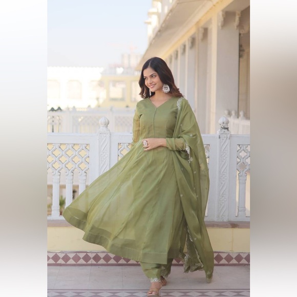 Pistachio Gown with Dupatta - Picture 2 of 9